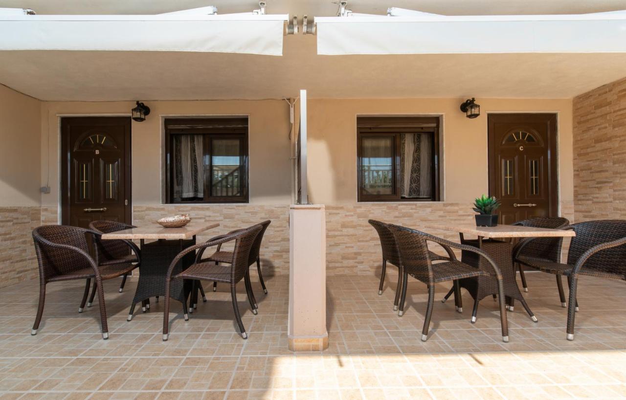 House Kostas On The Beach 사르티 외부 사진