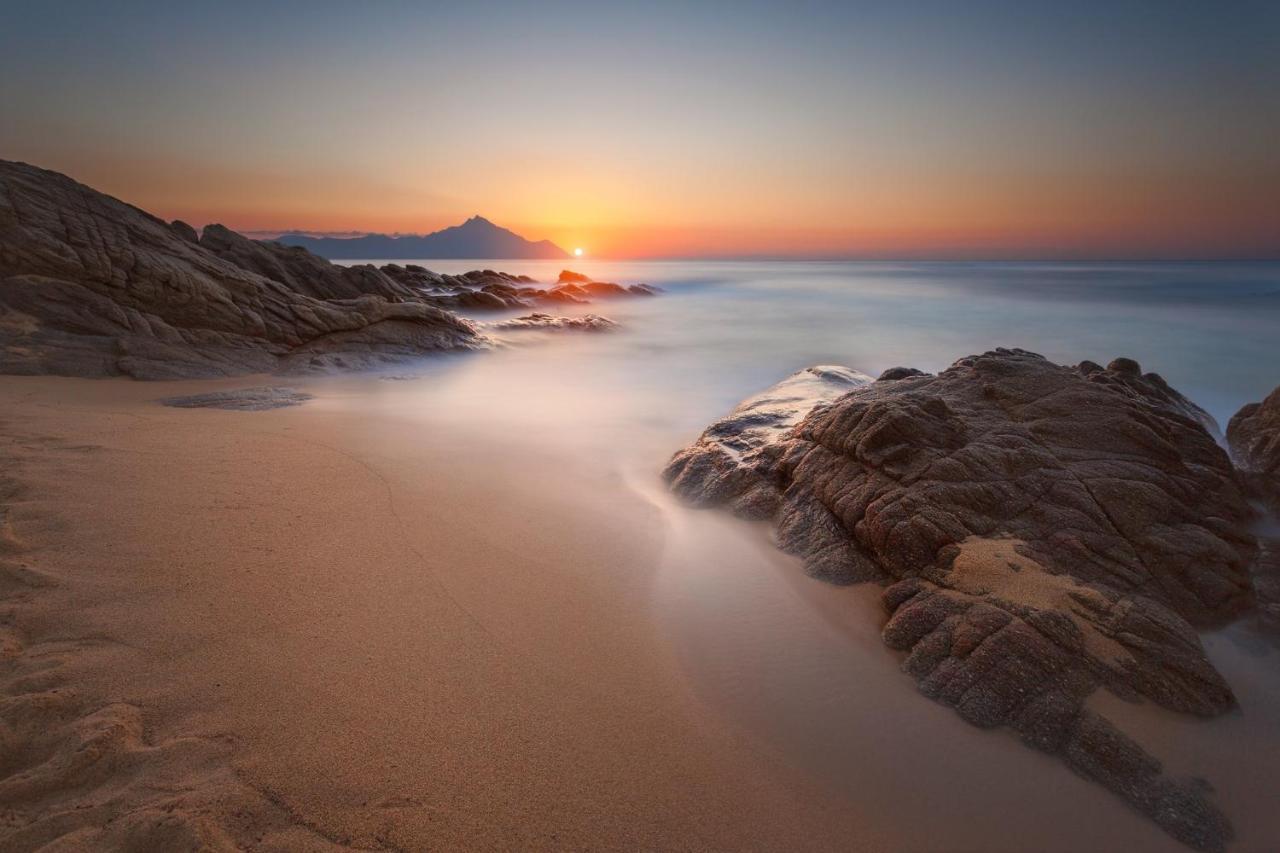 House Kostas On The Beach 사르티 외부 사진